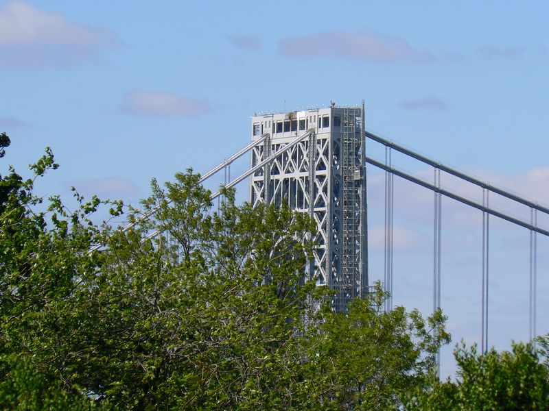 Fort Tyron and The Cloisters: George Washington Bridge vu de Fort Tyron 3